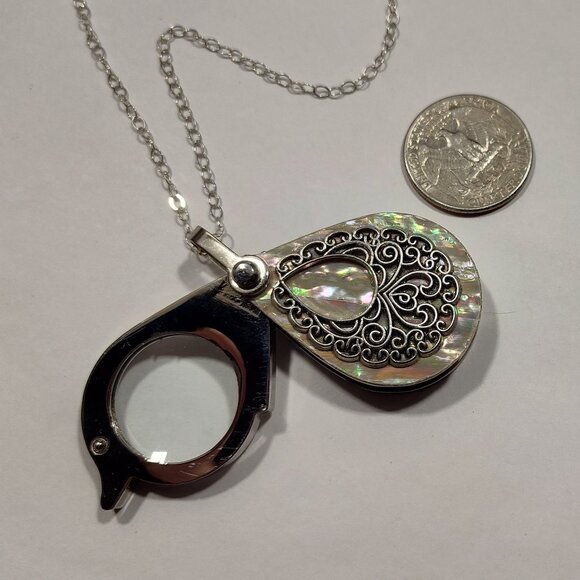 Magnifying Glass Mother of Pearl Ornate Style Embellishment Pendant Loupe Neckla - Picture 2 of 11